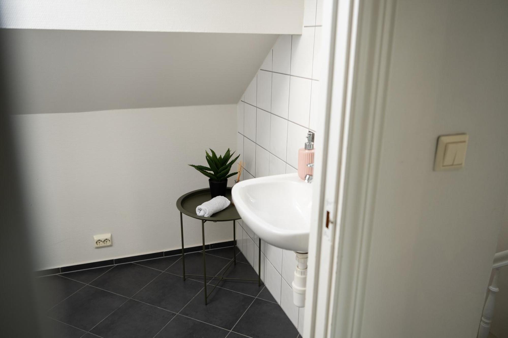 Spacious Apt, Big Roof Terrace, Free Parking Leilighet *